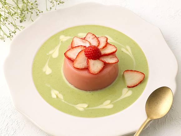 いちごムースと抹茶ソースのごほうびスイーツ