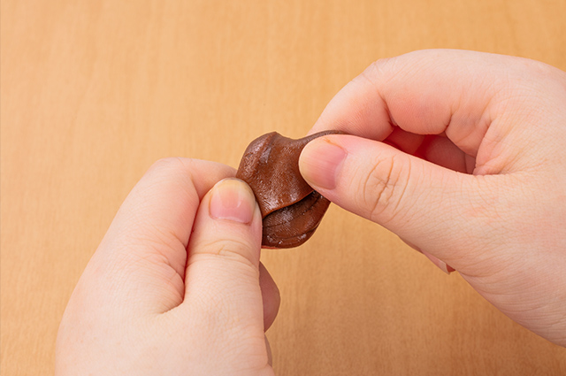 ムラがなくなるまで揉み込む。