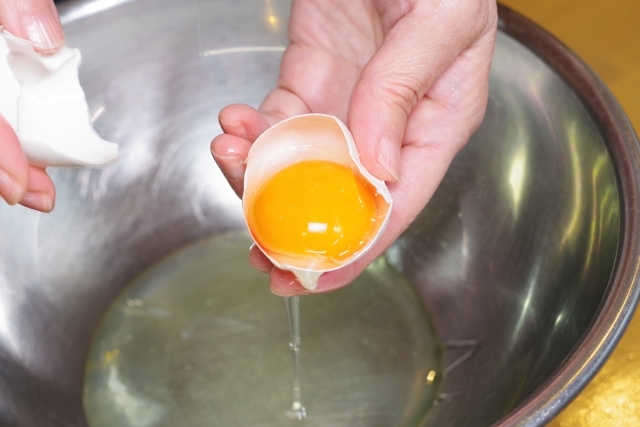 卵の卵黄と卵白の分ける