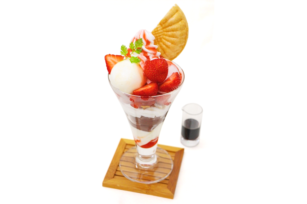 もちもち雪見だいふくと苺の和風パフェ