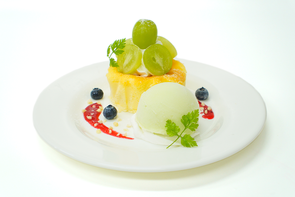 半熟チーズケーキ　～香るマスカット添え～