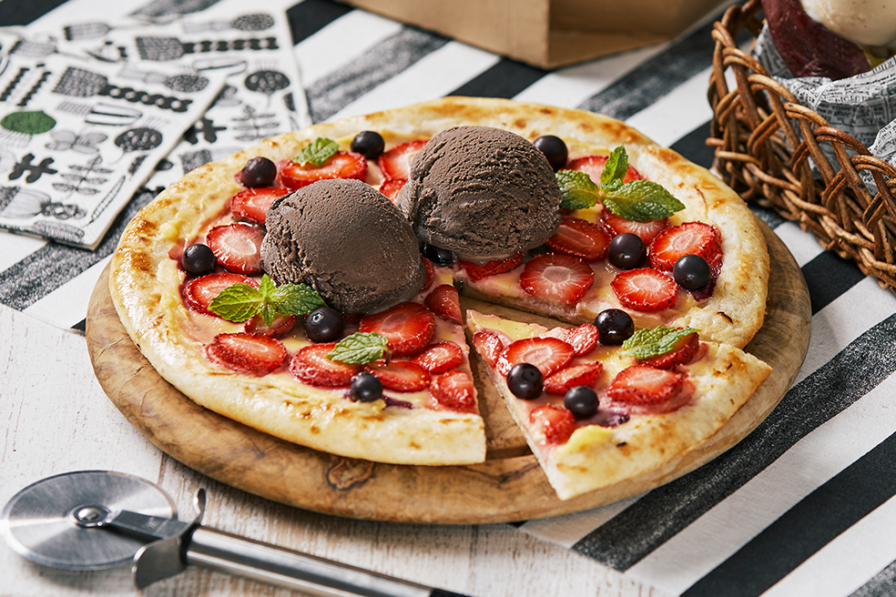ベルギーチョコレートといちごのスイーツピザ