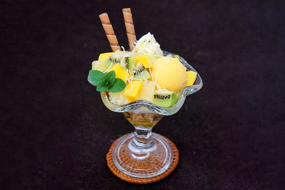 南国マンゴーパフェ