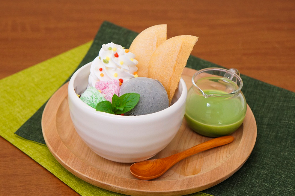 黒ごまあんみつ～ホット抹茶ラテがけ～