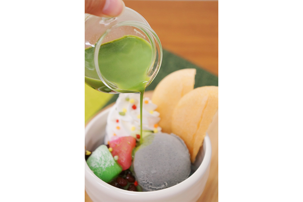 黒ごまあんみつ～ホット抹茶ラテがけ～