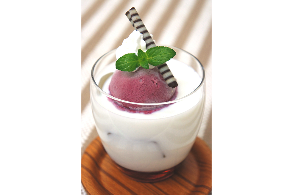 カシスみるくのフロート