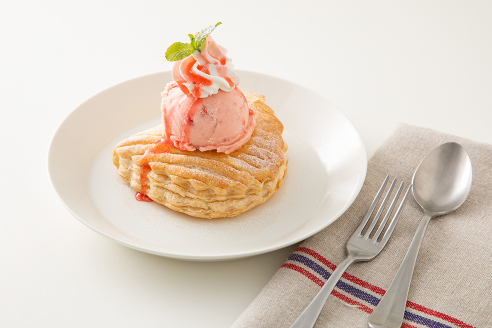ホットベリーパイのストロベリーアイス添え