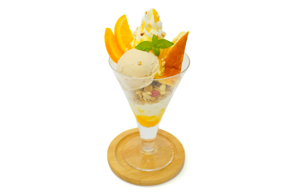 メープルナッツクッキーとオレンジのパフェ