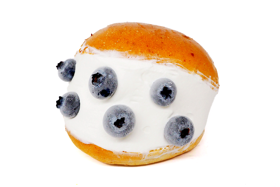 ブルーベリーチーズマリトッツォ