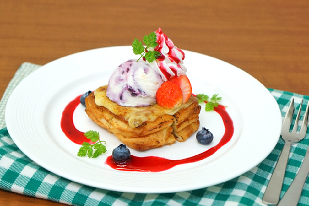 ブリュレデニッシュ　～ブルーベリーチーズケーキ風～