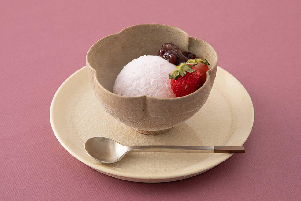 いちごアイスのミニ甘味｜おすすめレシピ｜業務用商品｜お口の恋人 ロッテ