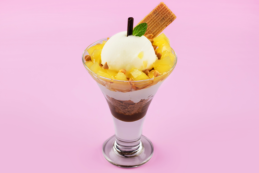 キャラメルりんごパフェ